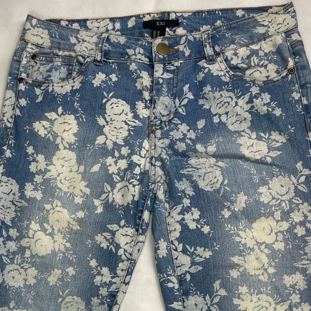 𝐗𝐗𝐈 𝐅𝐋𝐎𝐑𝐀𝐋 𝐒𝐊𝐈𝐍𝐍𝐘 𝐋𝐄𝐆 𝐃𝐄𝐍𝐈𝐌 - Picture 5 of 10